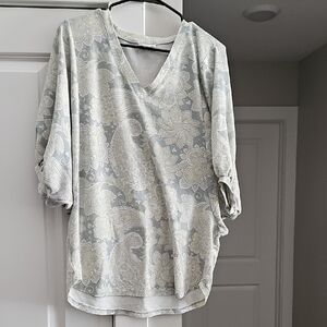 LuLaRoe Eloise Pastel Citrine/Grey/White Blouse Relaxed V-Neck